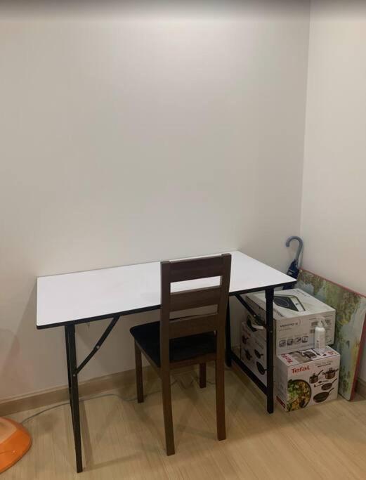 Cozy Free Wi-fi 1 Gbps And 100m From Subway *