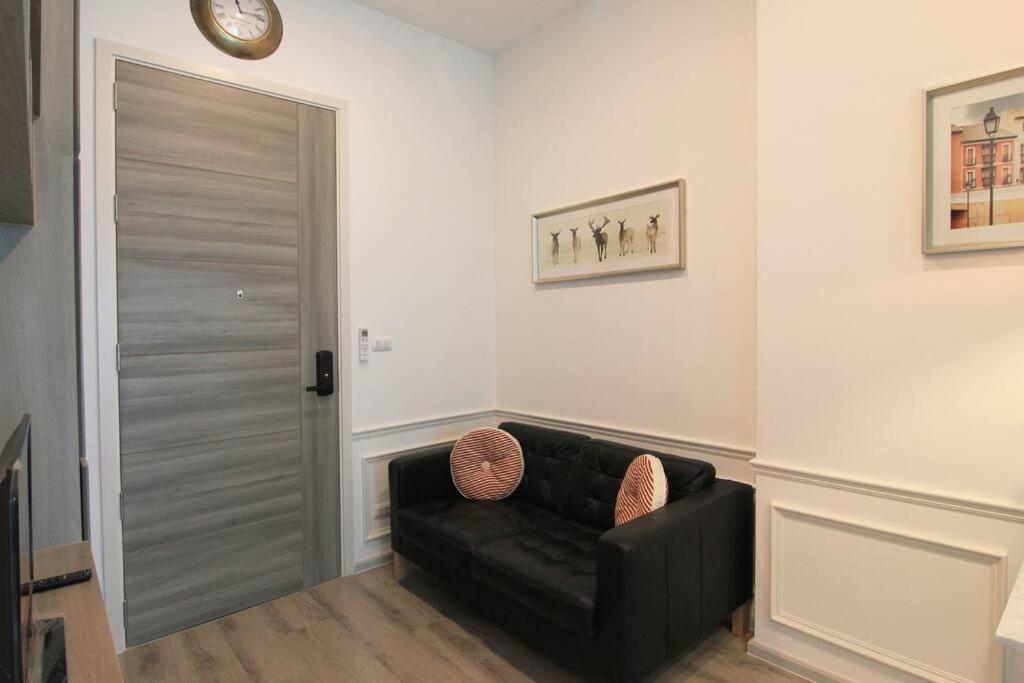 Apartment New Condo, Hi-speed Wi-fi, Gym Pool, Near Lam Sali Mrt Bangkok