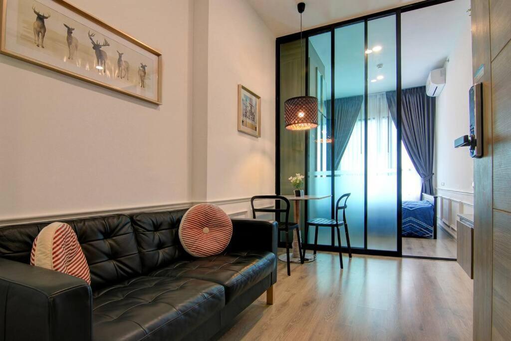 Apartment New Condo, Hi-speed Wi-fi, Gym Pool, Near Lam Sali Mrt Bangkok