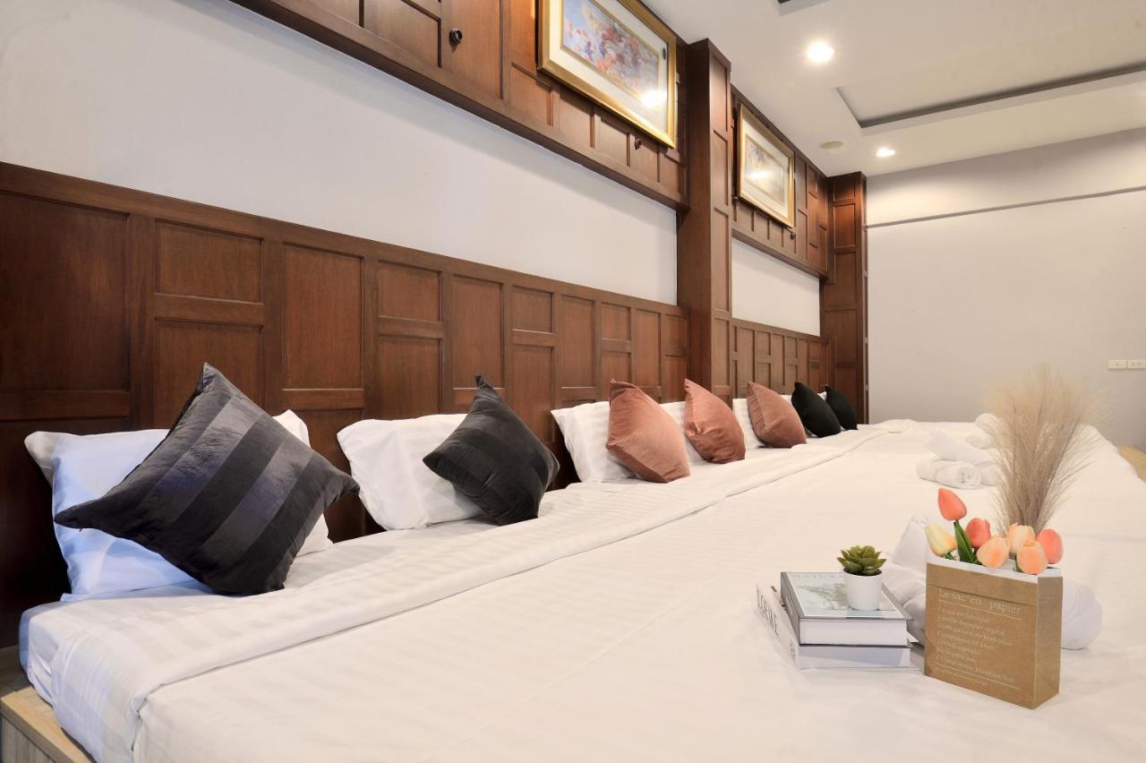 Hotel De Lux 4*
