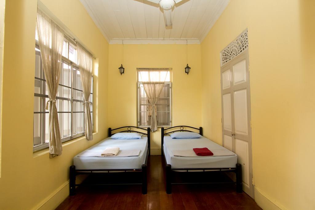Charoendee Boutique