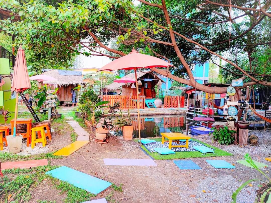 Hostel Do Dee Cafe