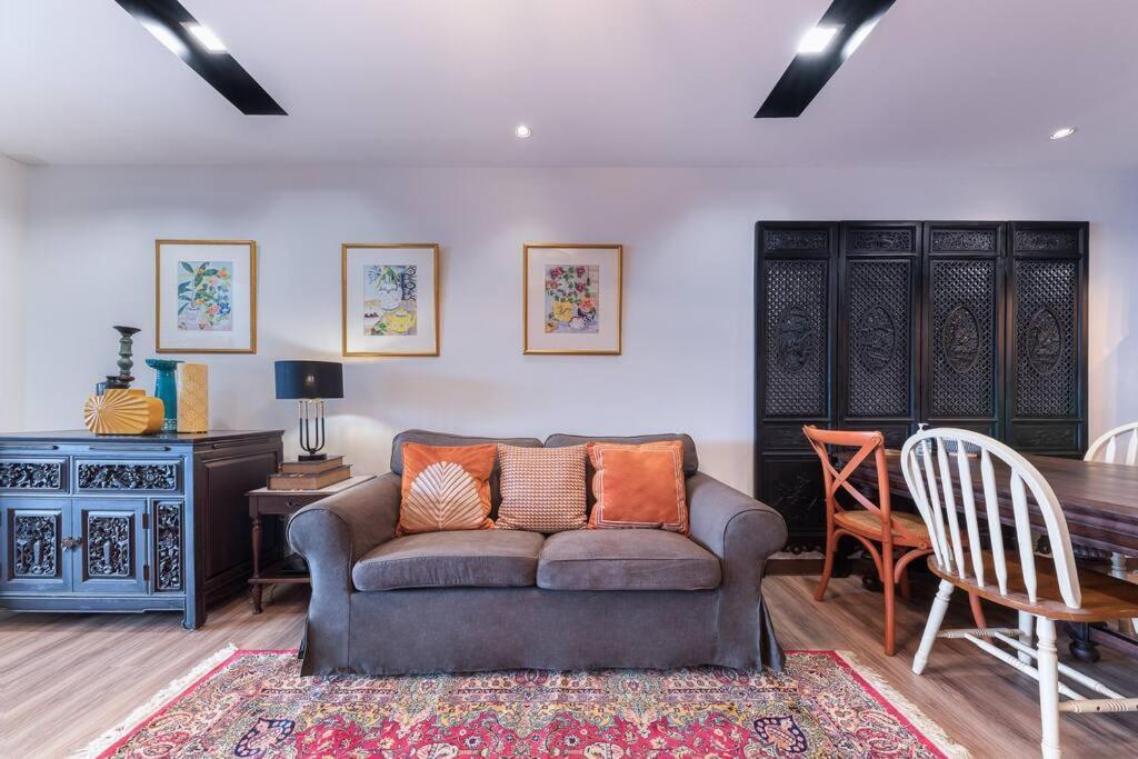 Apartment Bangkok, 5 Stars River View & Characteristic Decor