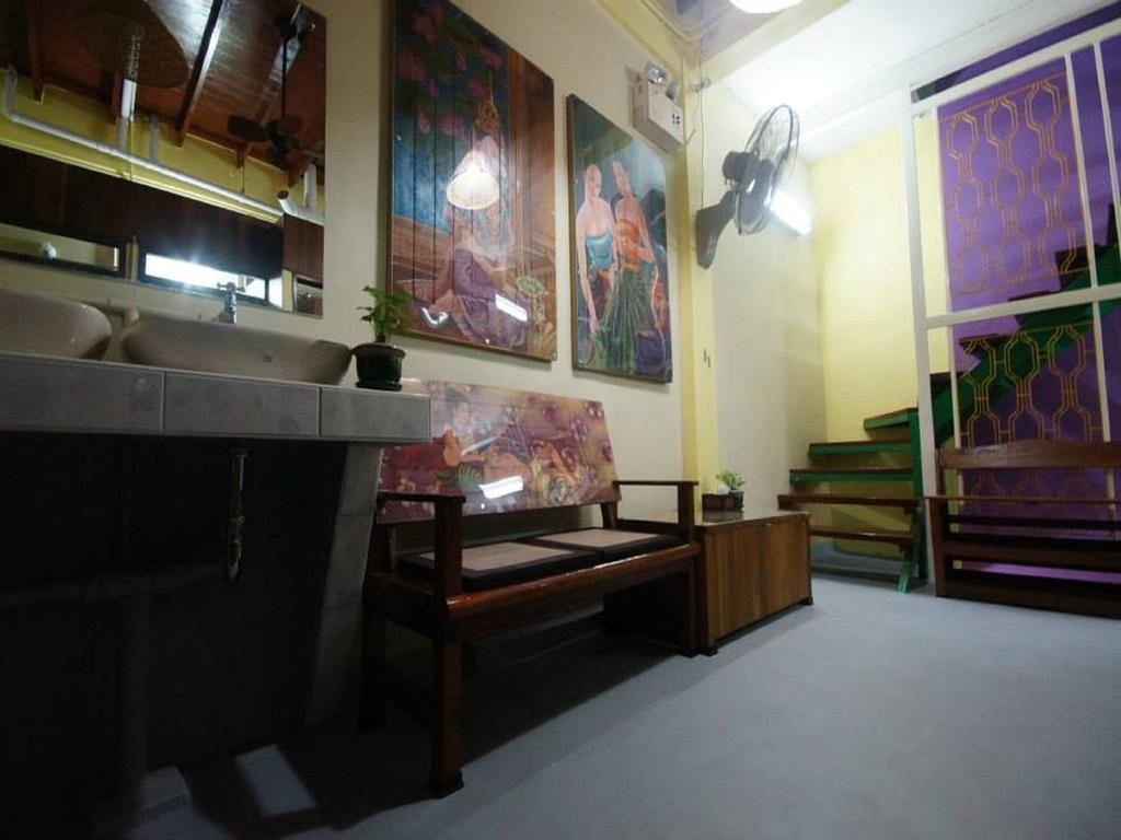 Hostel Baan Bovorn