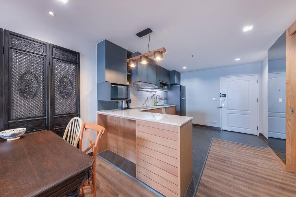 Apartment Bangkok, 5 Stars River View & Characteristic Decor *