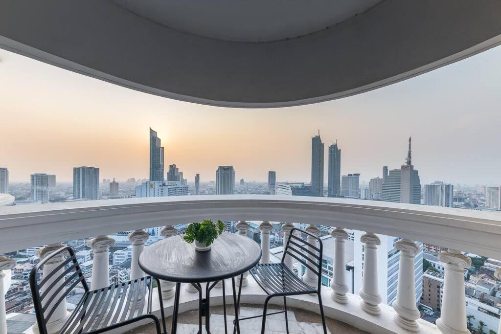 Apartment Bangkok, 5 Stars River View & Characteristic Decor