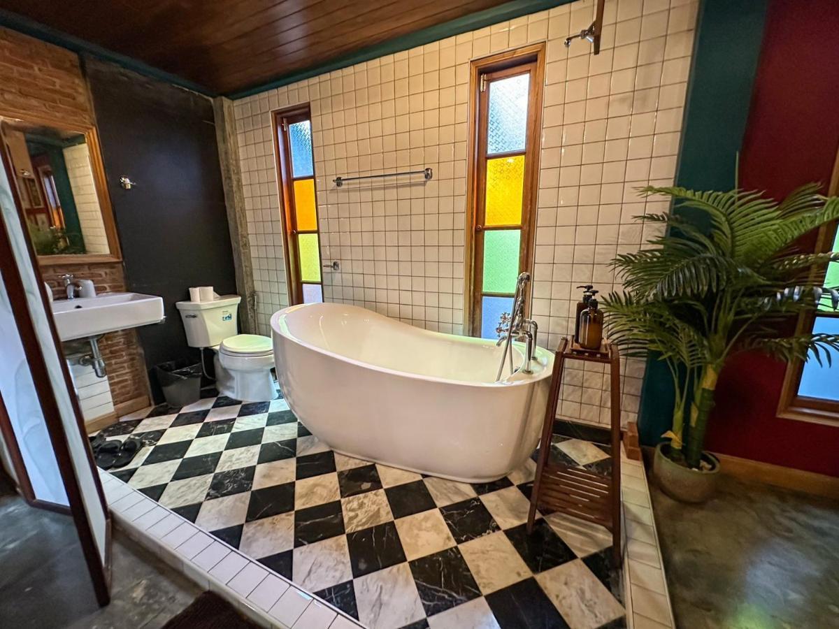 Guest house T-house Bkk 2floors Near Bts With Swimming Pool And Free Wifi Bangkok