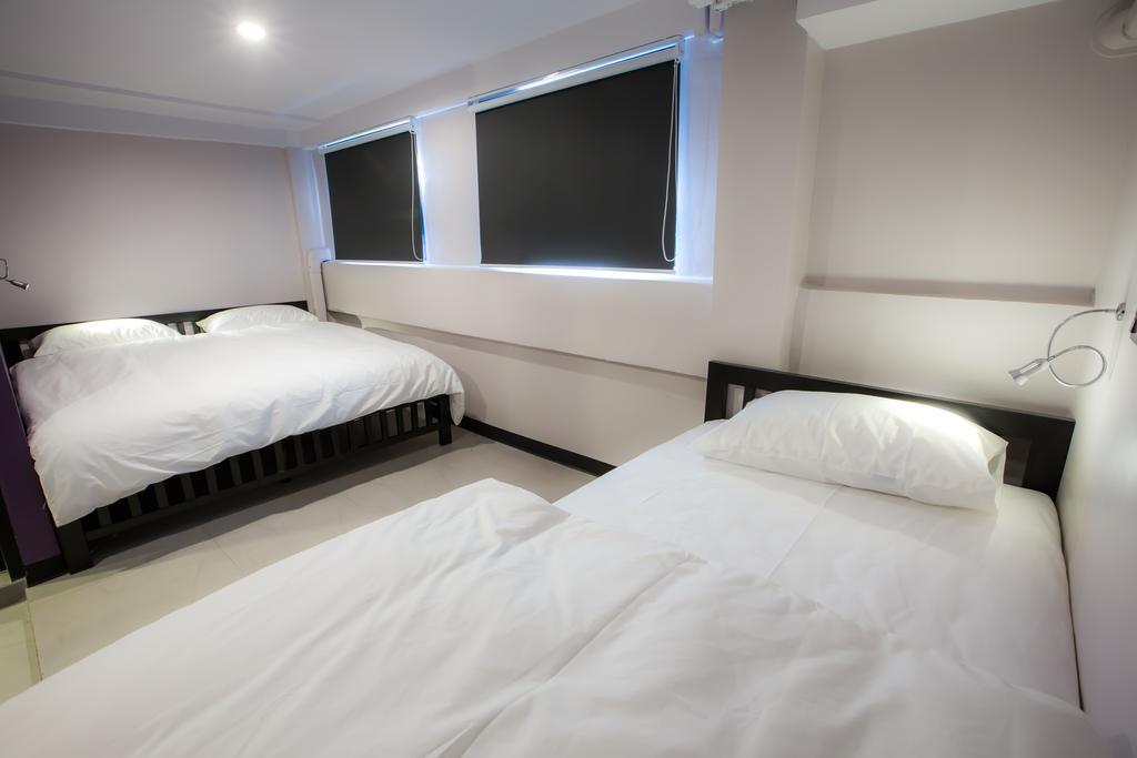 Hostel The Blocks Sukhumvit 10 *