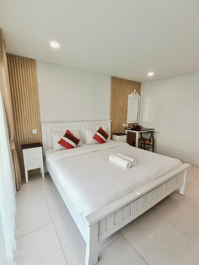 39 Living Apartment