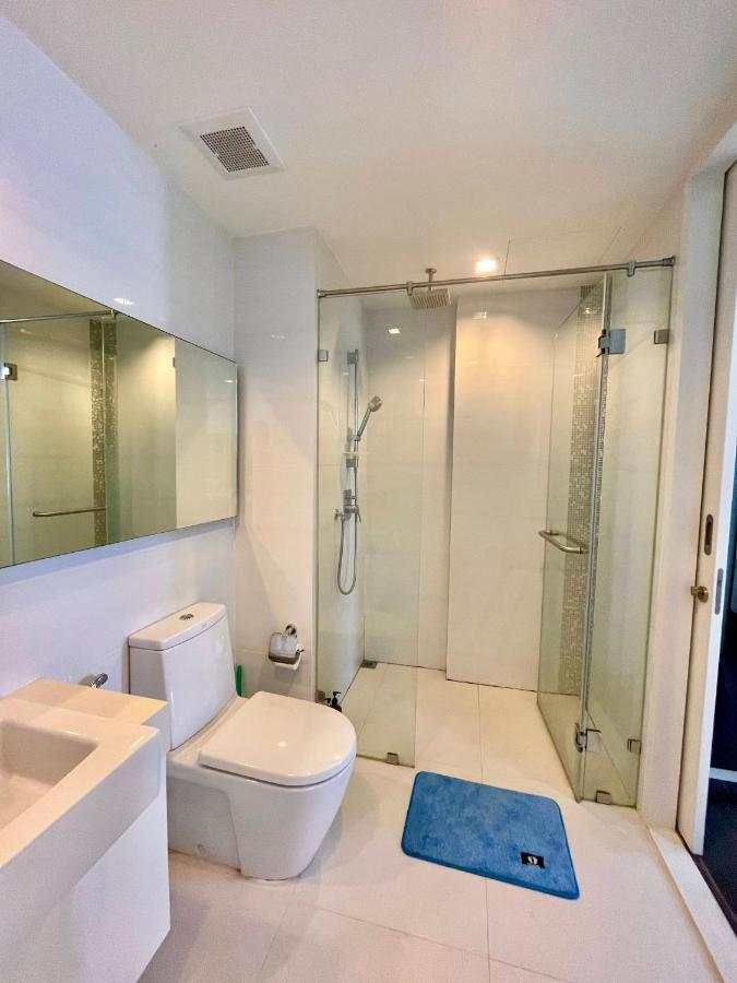 Luxury With Infinity Pool Balcony Gym * Bangkok