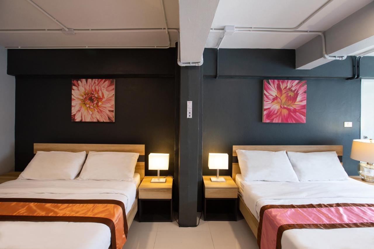 185@surawong Hotel 4*