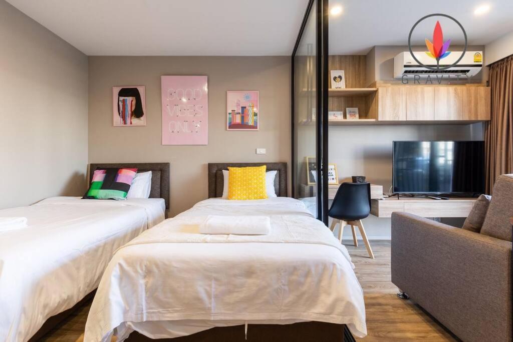 Bts S5 Surasak 900 Meters Near The Mekong River Pier Free Swimming Pool In Ferris Wheel Night Market Chinese Reception Center Appartement Bangkok