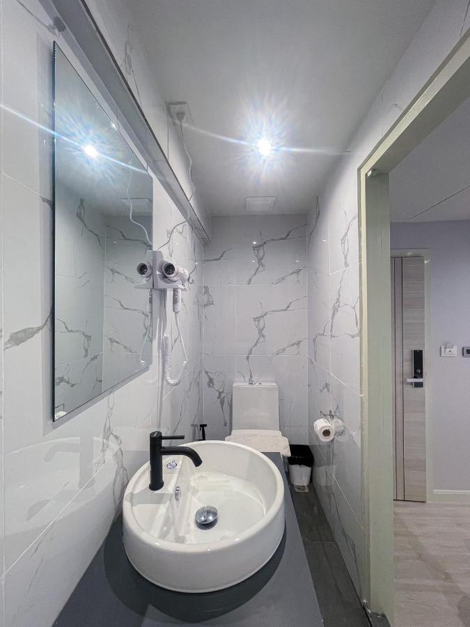 W 21 Hotel 3*