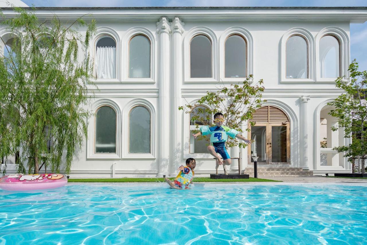 Arpo Pool Riverside Villa