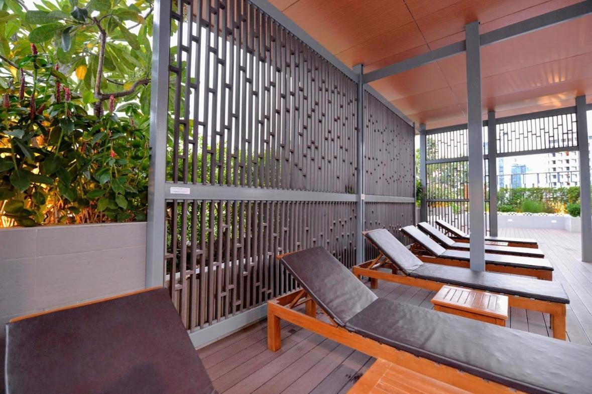 Dazzle Sukhumvit 7 By Lefoyer Apartment Bangkok