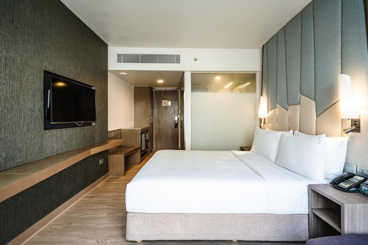 Express Sukhumvit 11 By Ihg Hotel Bangkok