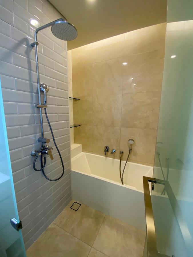 Apartment 2 Bedroom Luxury 3 Min Walk From Bts Ekkamai Bangkok