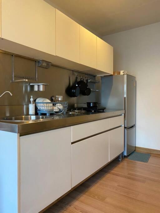 Bts Phrom Phomg /sukhumvit Road Apartment