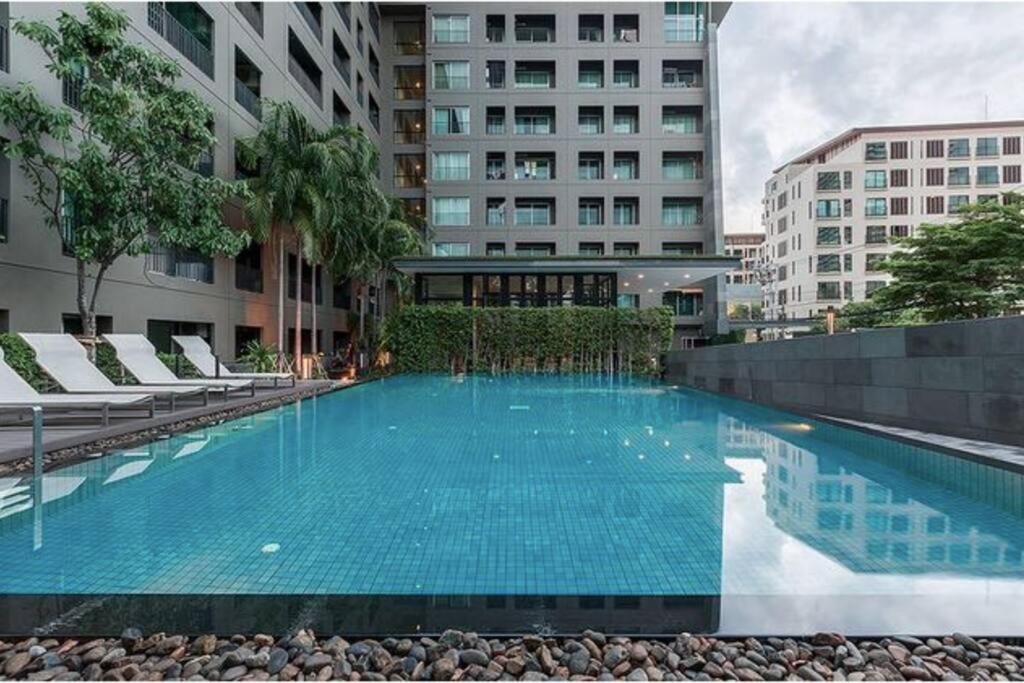 Apartment Bts Phrom Phomg /sukhumvit Road *
