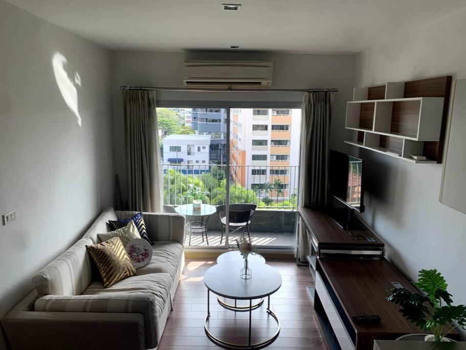 Bts Phrom Phomg /sukhumvit Road Apartment