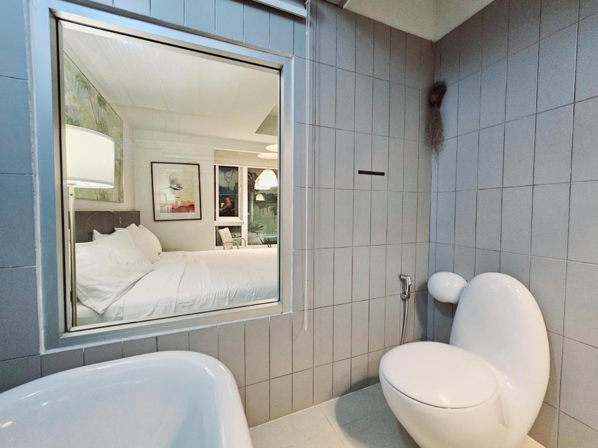 Somewhere To Escape - Hometel Bangkok
