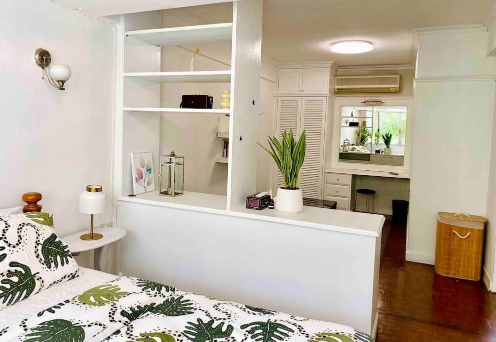 Flip Flop In Townhouse Bangkok