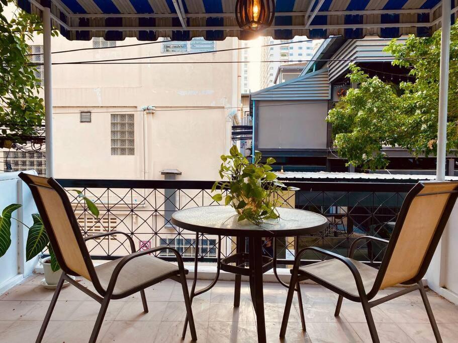 Flip Flop In Townhouse Holiday home Bangkok