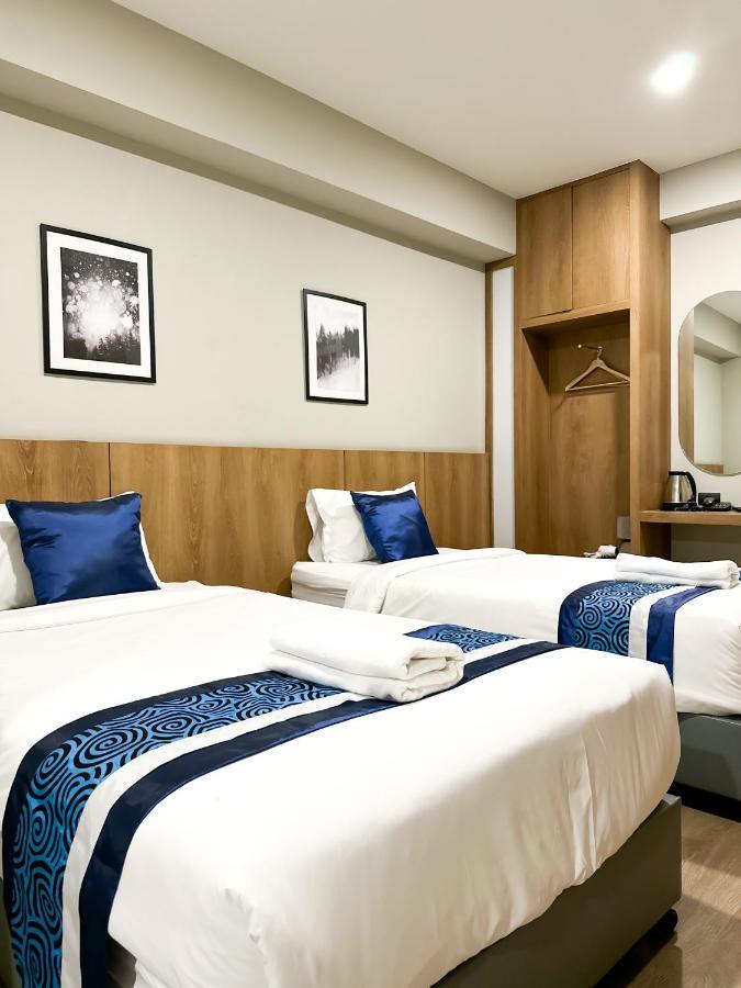 B Hotel