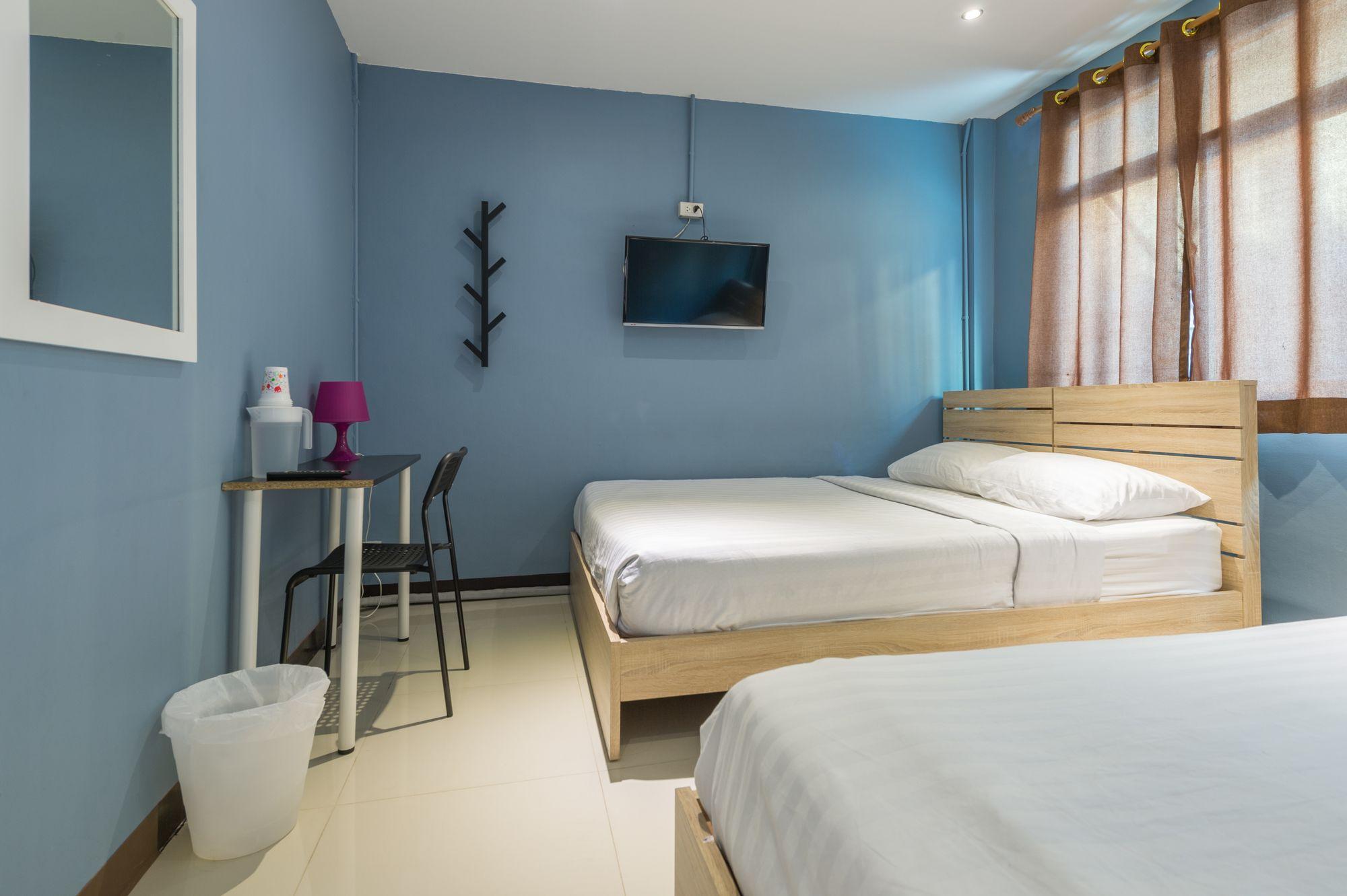 The Little Pig Sukhumvit Guest house 2*
