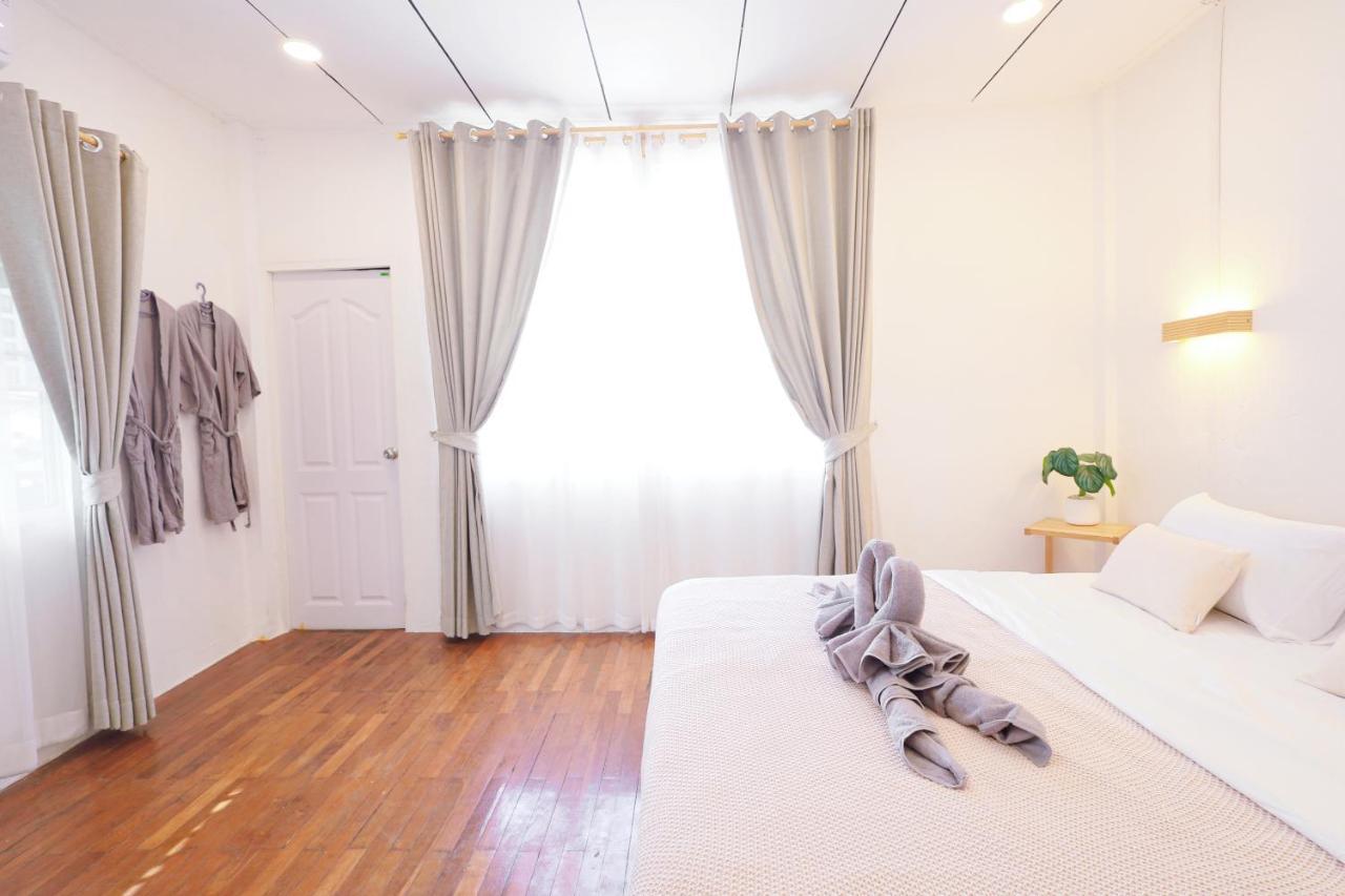 Ratchada Retreat 2 *