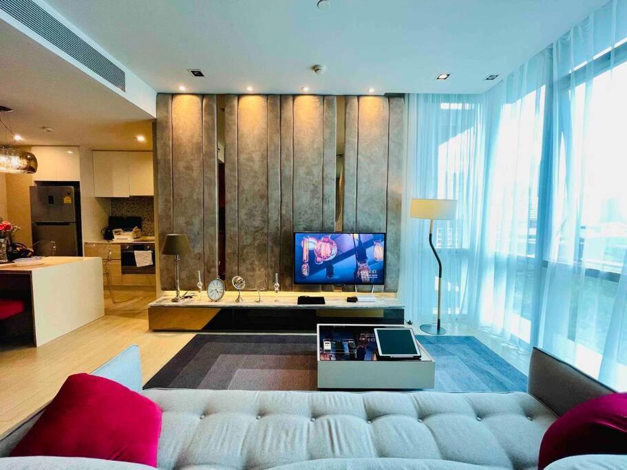 Luxurious In Prime Area * Bangkok