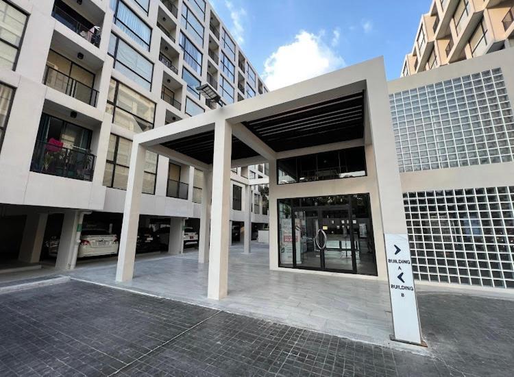 Apartment 沙吞sathon-charoen Nakhon精品公寓