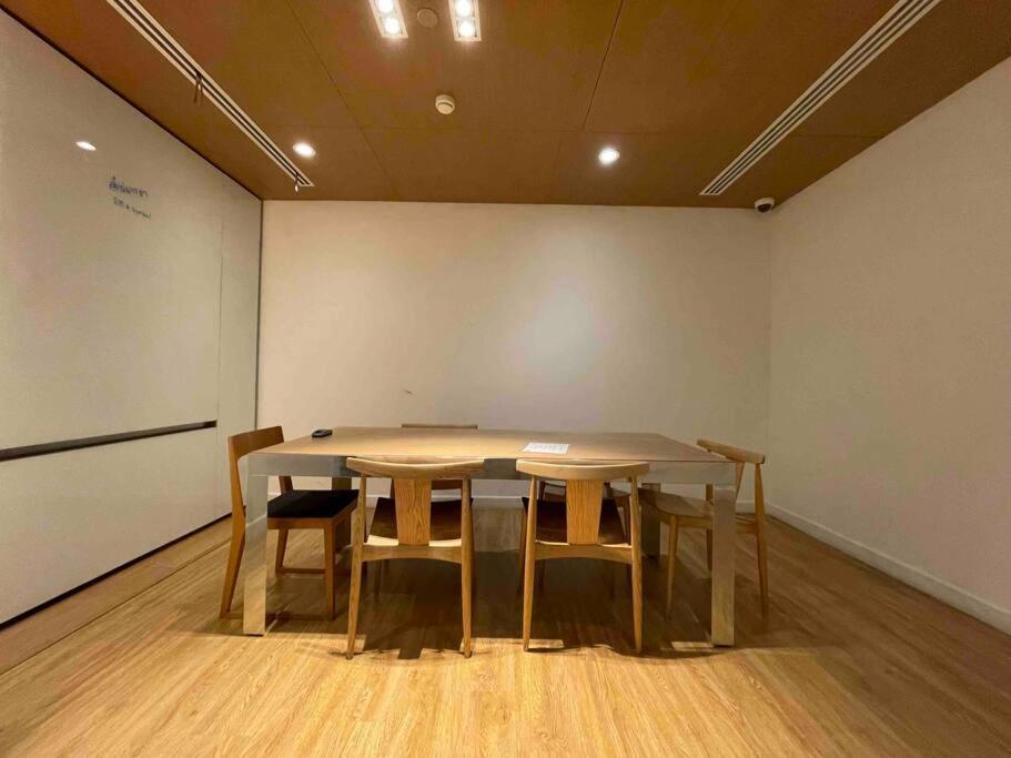 Luxurious In Prime Area Apartment Bangkok