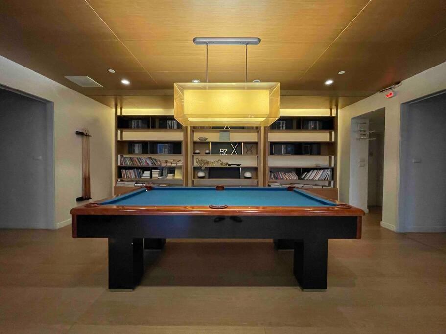 Apartment Luxurious In Prime Area *
