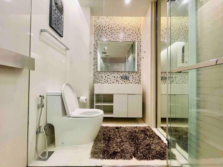 Apartment Luxurious In Prime Area *