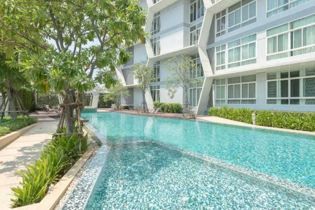 High-class 2bed Skyview Just 1-step From Bts Onnut Appartement