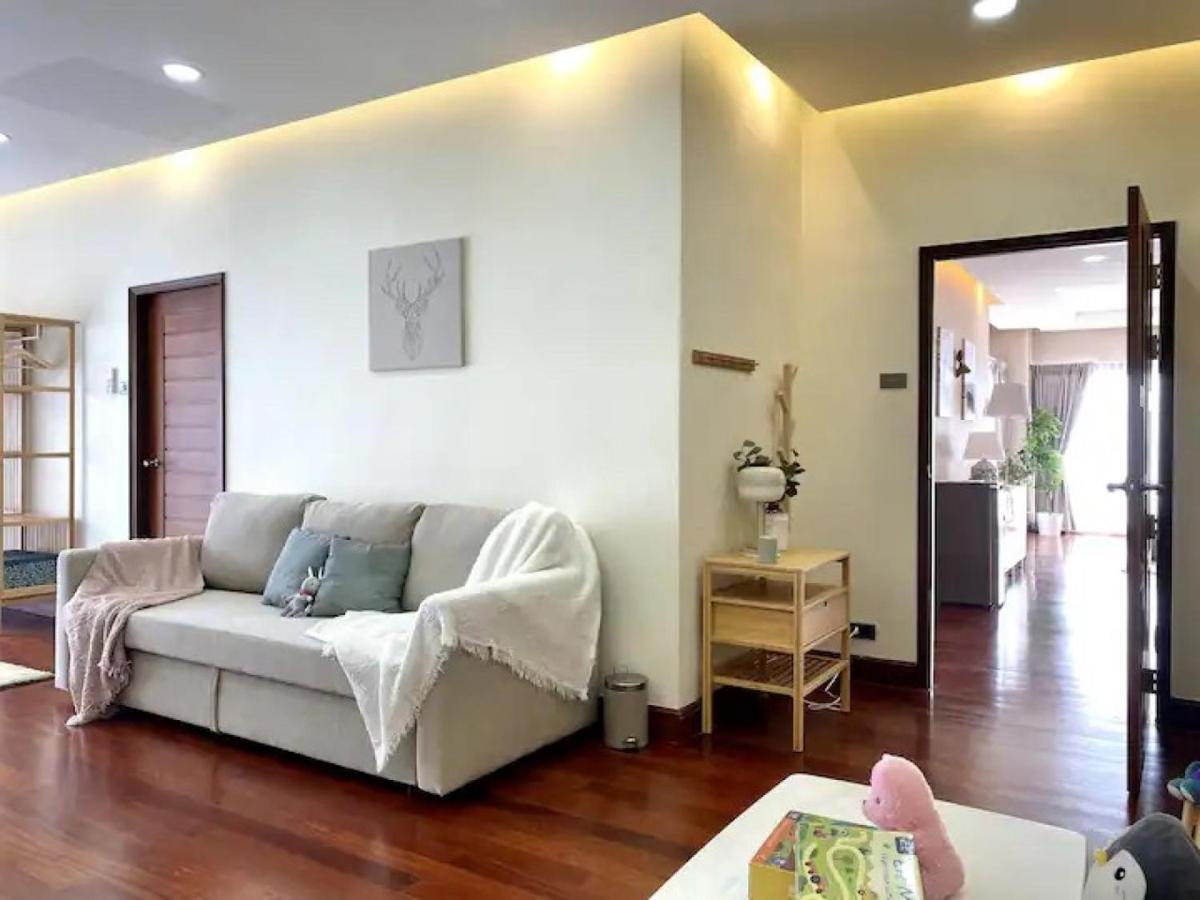 Apartment 3 Bedroom Panoramic Penthouse With Kitchen *