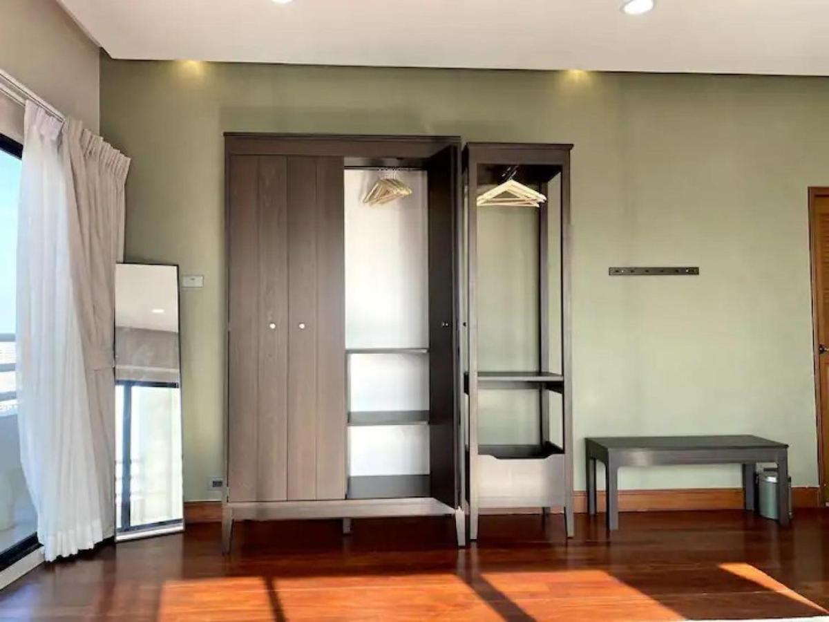 3 Bedroom Panoramic Penthouse With Kitchen Apartment Bangkok