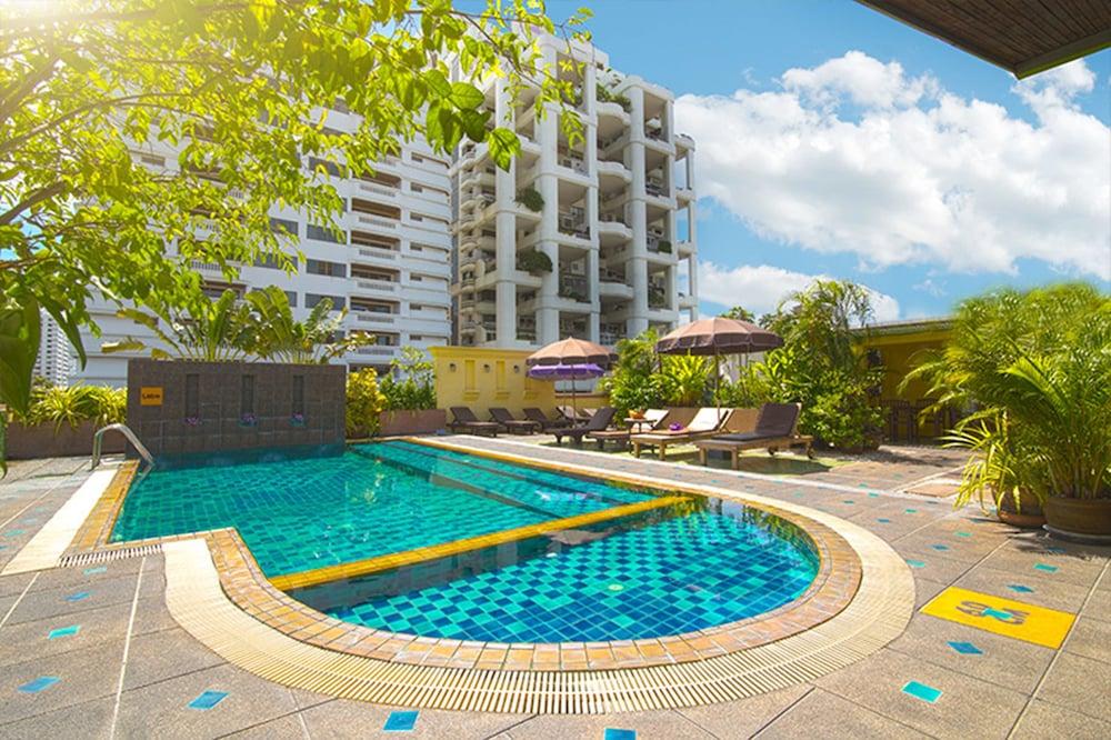 Woraburi Sukhumvit Hotel