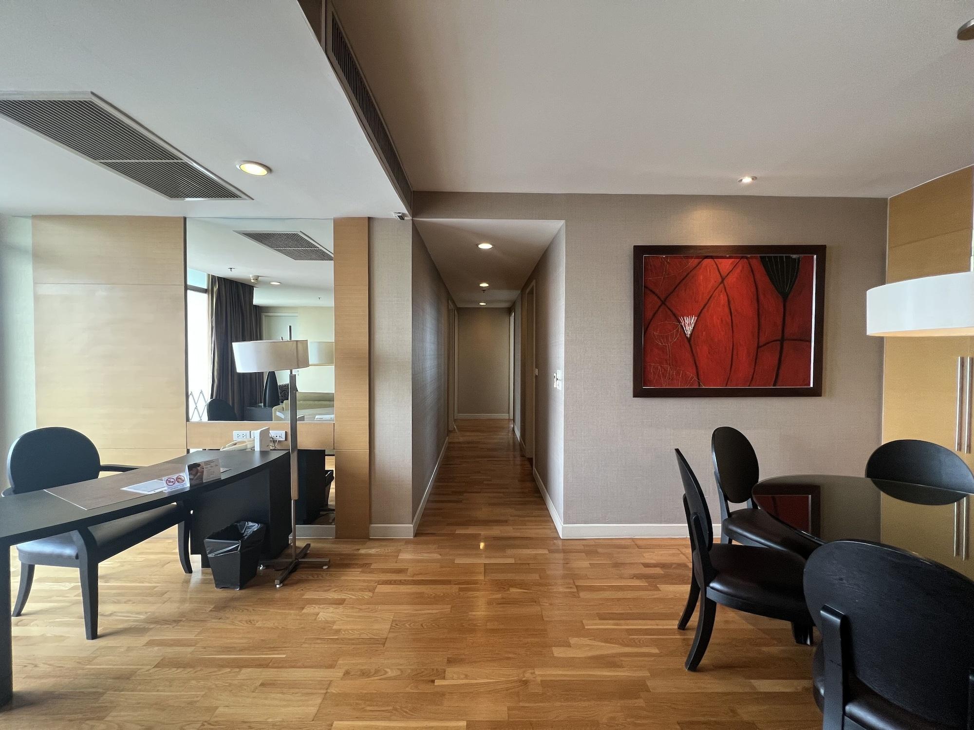 Urbana Sathorn Hotel, Hotel