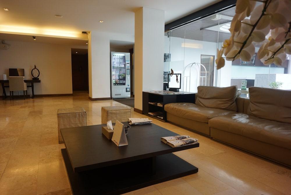 S33 Compact Sukhumvit