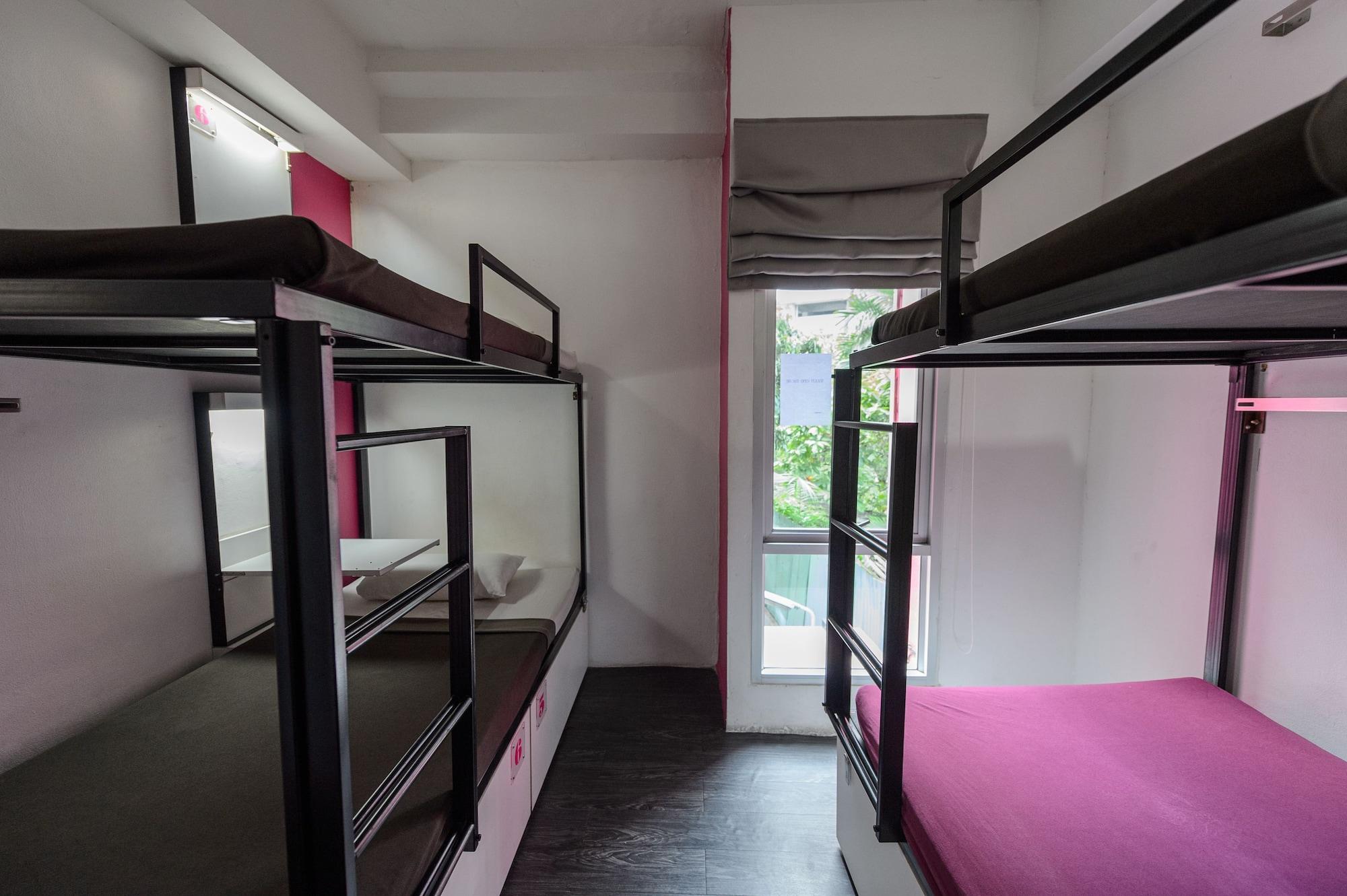 Asrama Cheqinn - Sukhumvit 4 Nana Plaza *