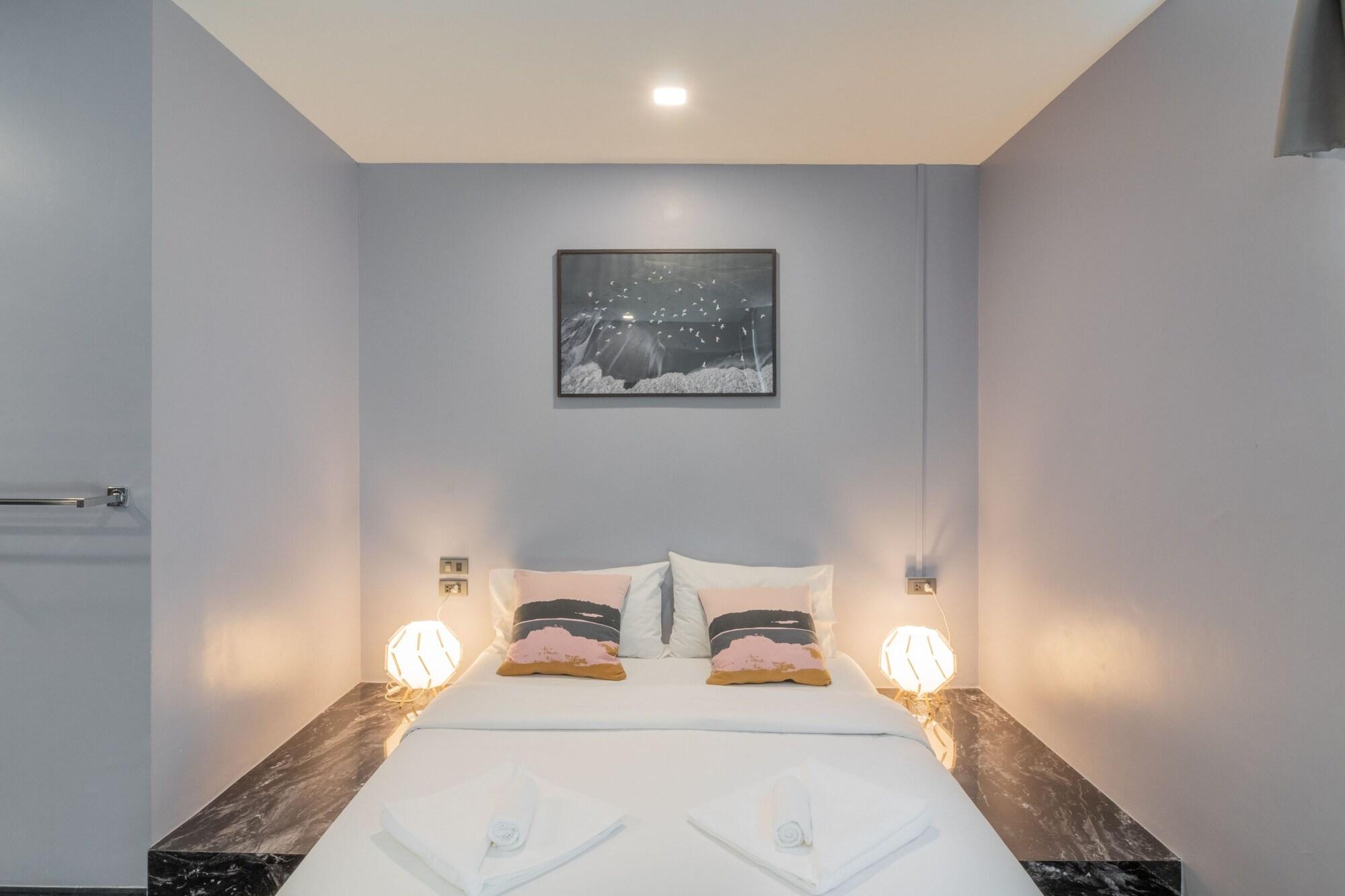 Cheqinn - Sukhumvit 4 Nana Plaza Bangkok