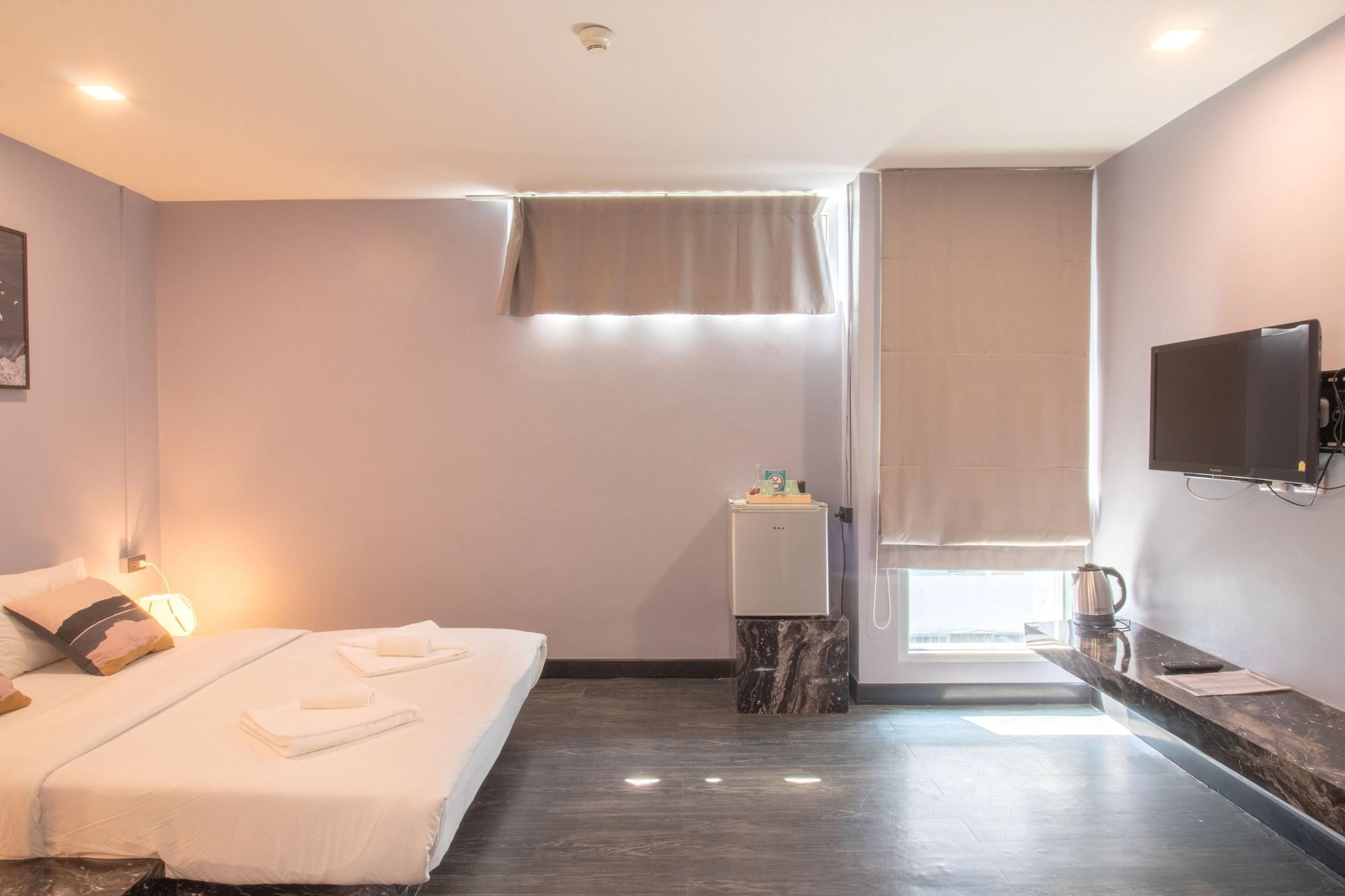 Cheqinn - Sukhumvit 4 Nana Plaza