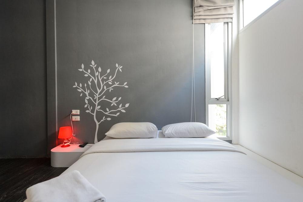 Cheqinn - Sukhumvit 4 Nana Plaza Asrama Bangkok
