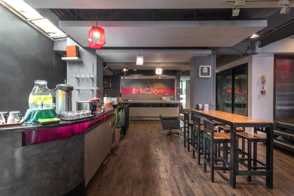 Hostel Cheqinn - Sukhumvit 4 Nana Plaza