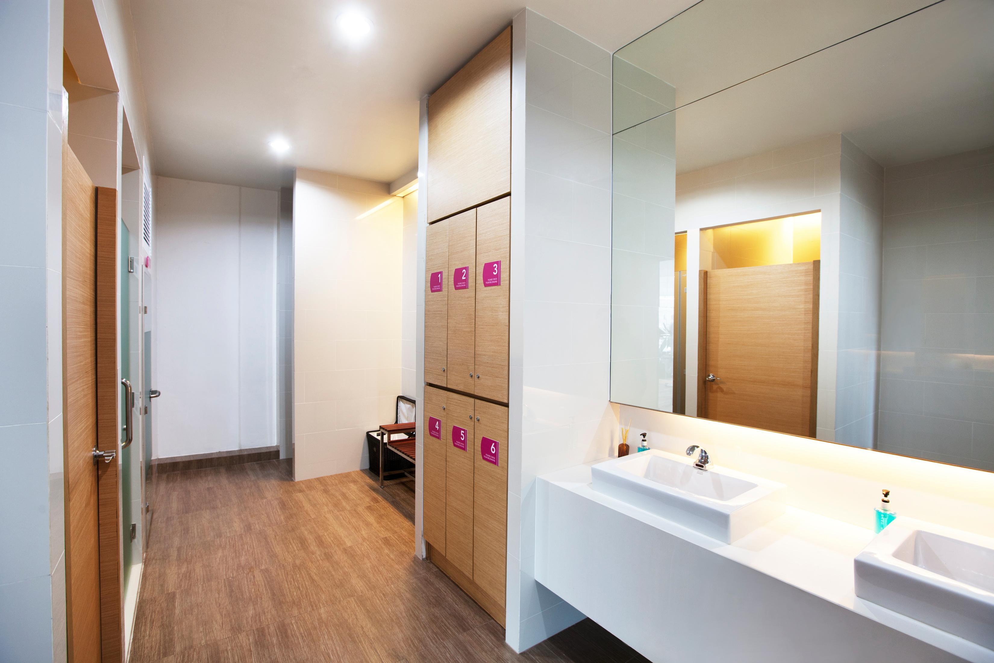 Vela Dhi Glow Pratunam 4*