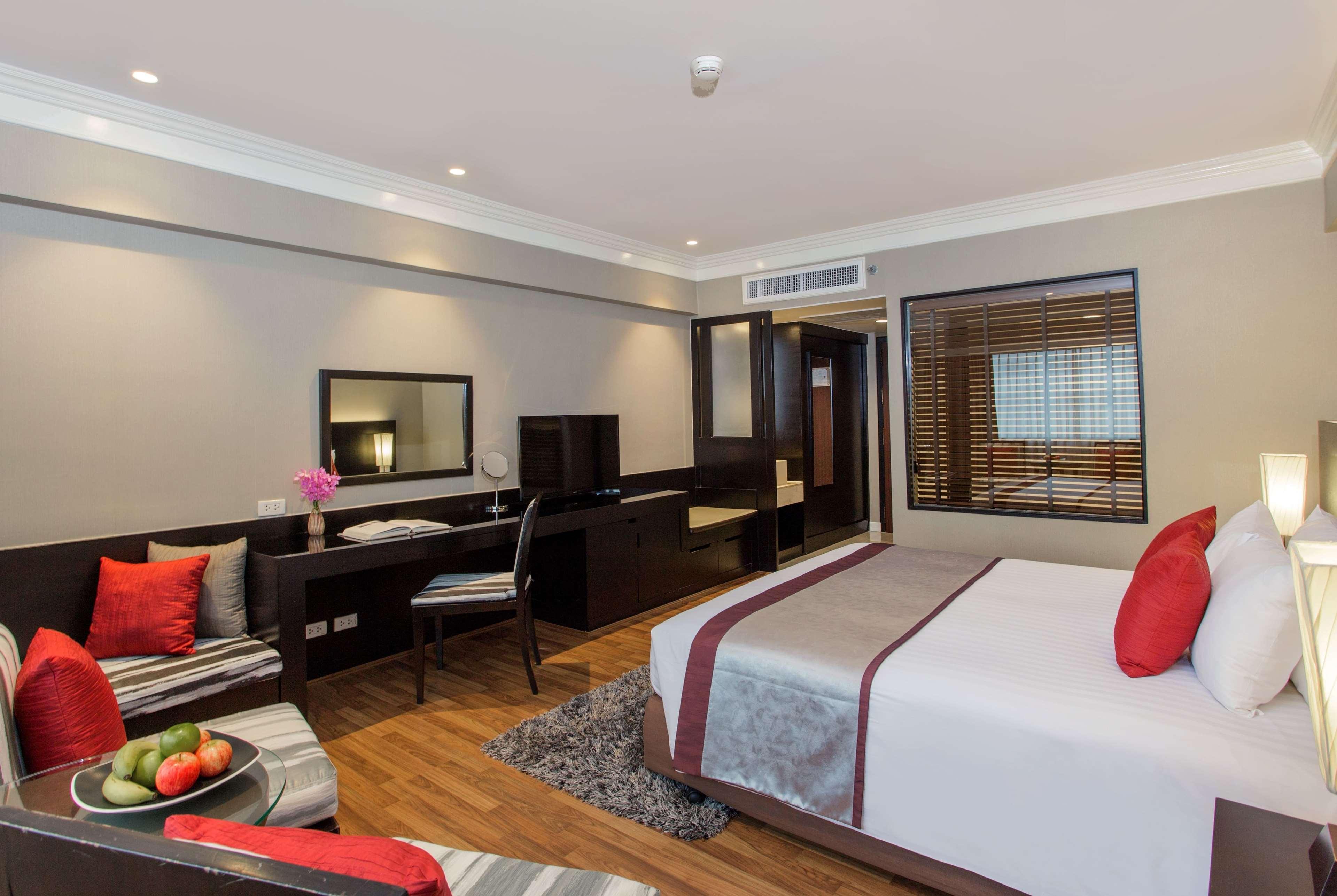 Ramada Plaza By Wyndham Menam Riverside Hotel Bangkok