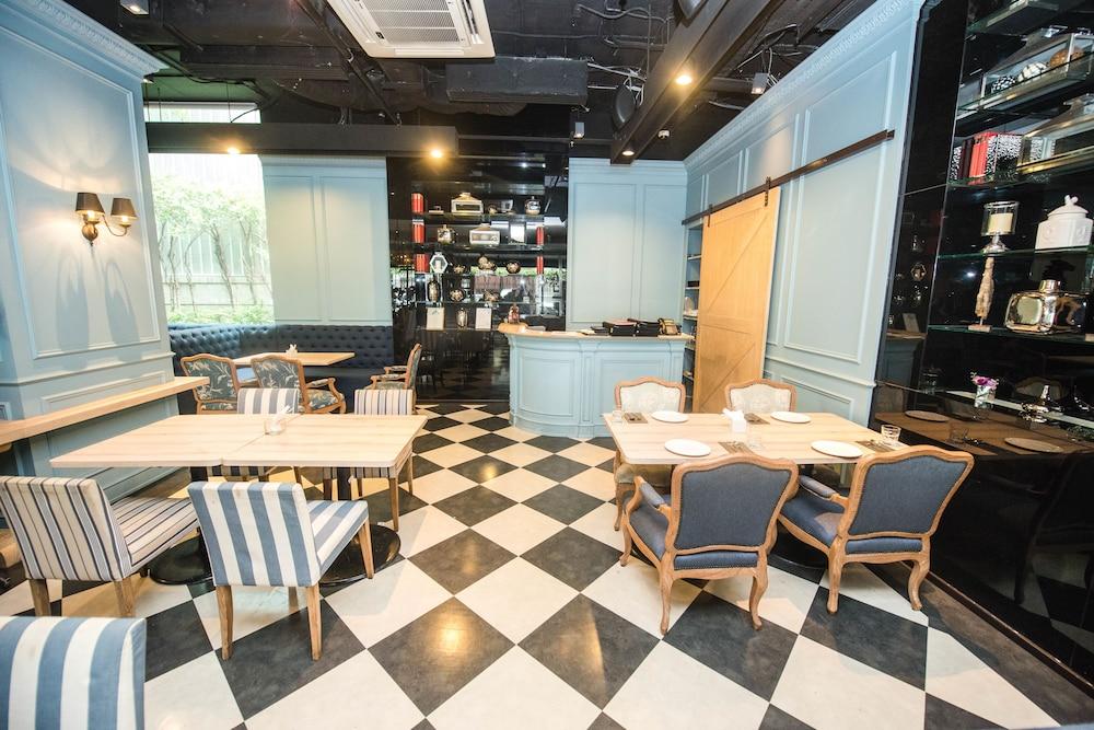 Vic 3 Bangkok