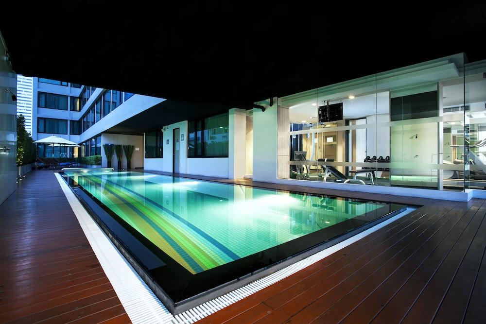 Vic 3 4* Bangkok